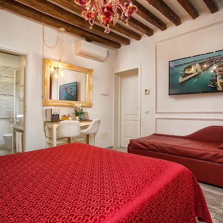Capatron Hotel Venice Exterior photo