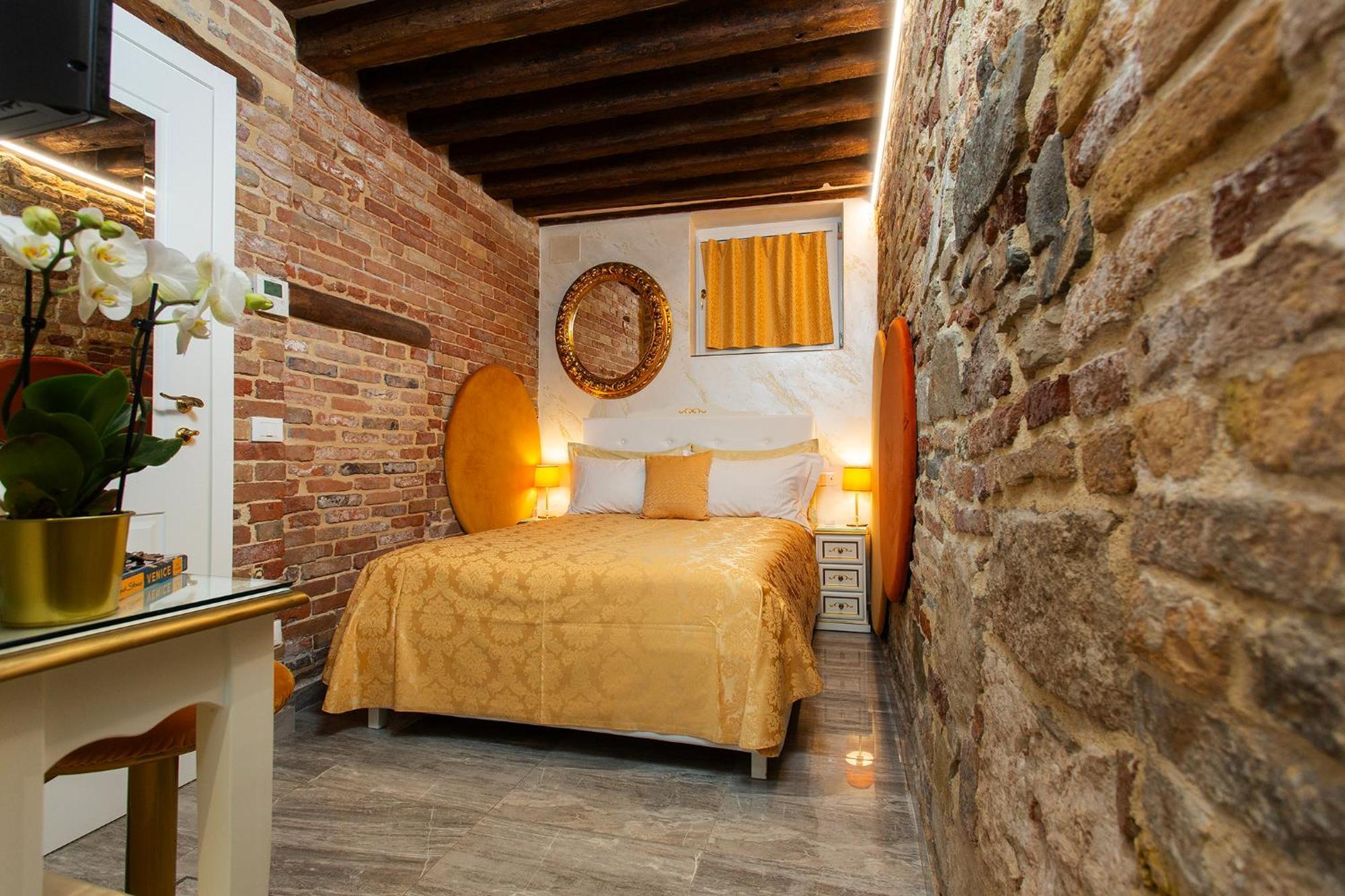 Capatron Hotel Venice Exterior photo